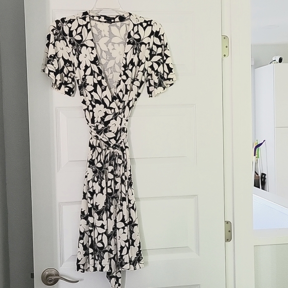 Ann Taylor Black and White Mini Dress - Picture 1 of 6